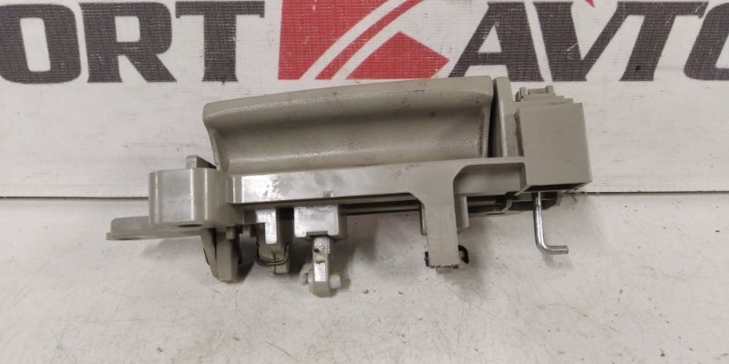 ручка двери внутренняя TOYOTA PORTE NNP11 1NZ-FE 2005-2012 левый 413348
