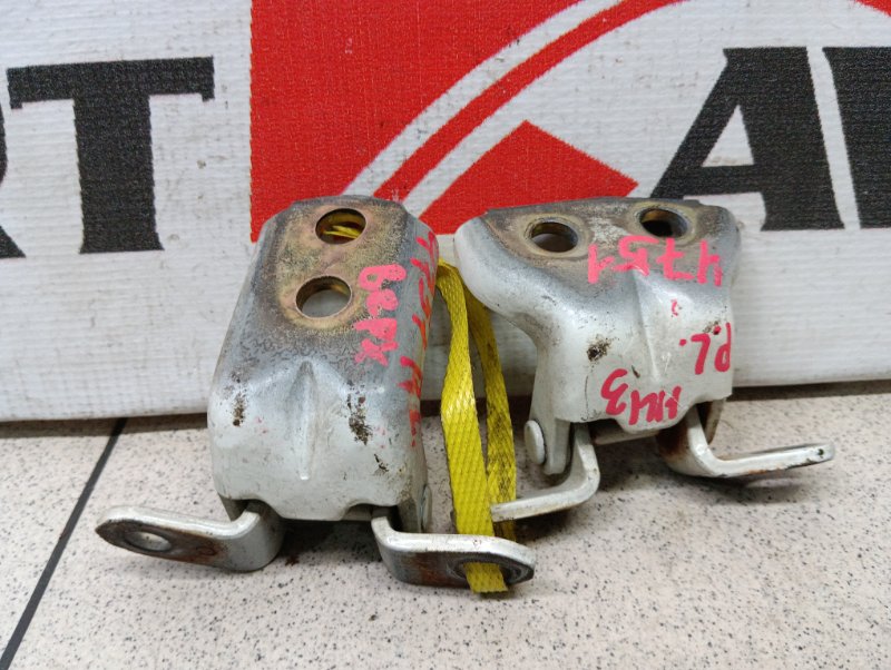 Петля двери NISSAN TINO V10 QG18DE 1998-2003 передний левый 442256