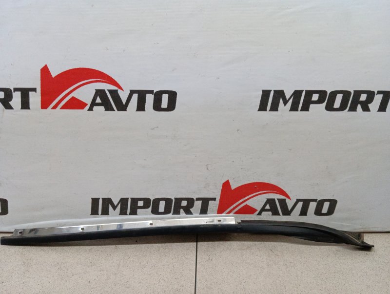 Молдинг лобового стекла NISSAN TINO V10 QG18DE 1998-2003 левый 442616
