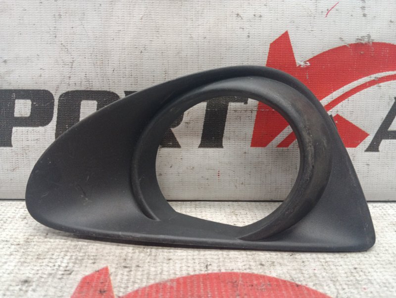 очки на противотуманки TOYOTA VITZ NSP130 1NR-FE 2010-2014 правый 444705