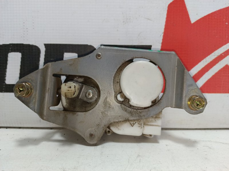 замок багажника MITSUBISHI DELICA PF6W 6G72 1994-1997 322585