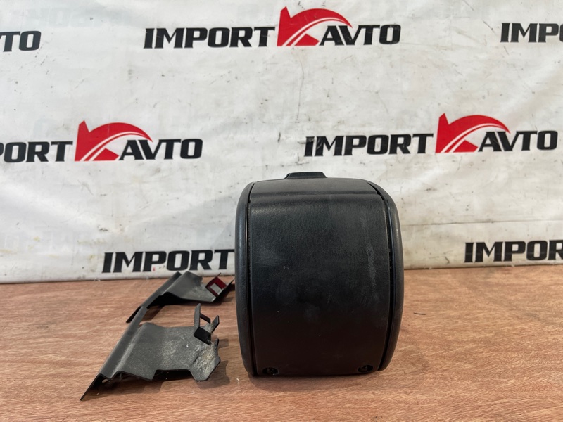 бардачок между сиденьями TOYOTA WISH ZNE10G 1ZZ-FE 2003-2005 452572