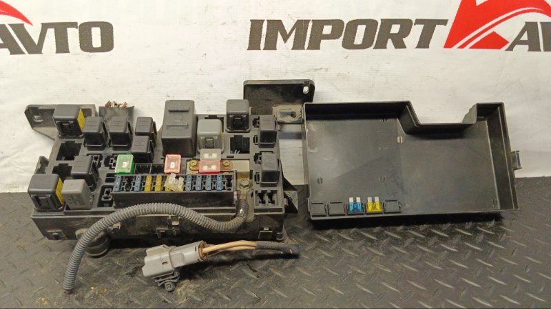 Блок предохранителей ISUZU BIGHORN UBS25GW 6VD1 1995-1998 465458