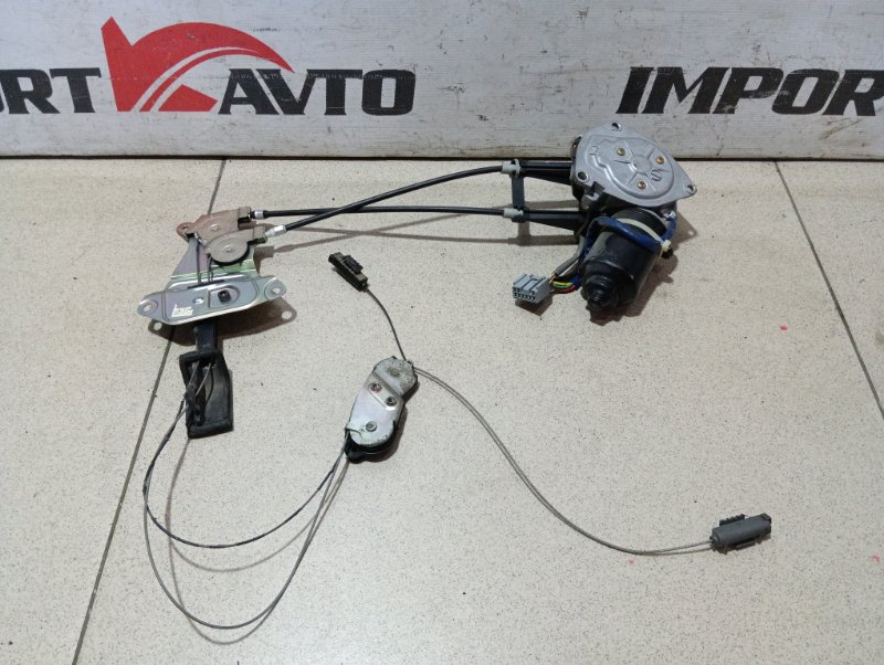доводчик двери TOYOTA PORTE NNP10 2NZ-FE 2005-2012 левый 465549