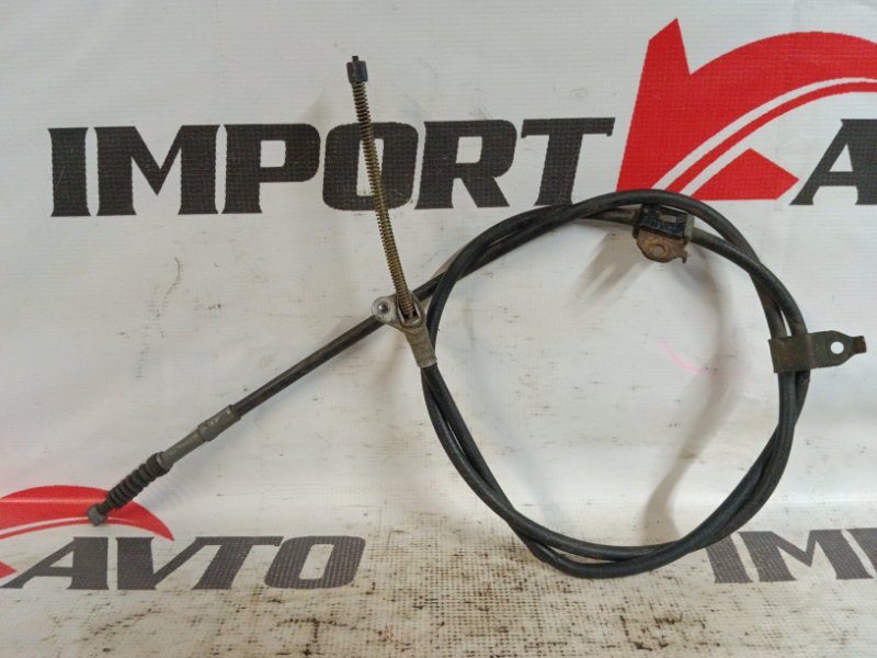 трос ручника TOYOTA COROLLA RUNX NZE121 1NZ-FE правый 465505