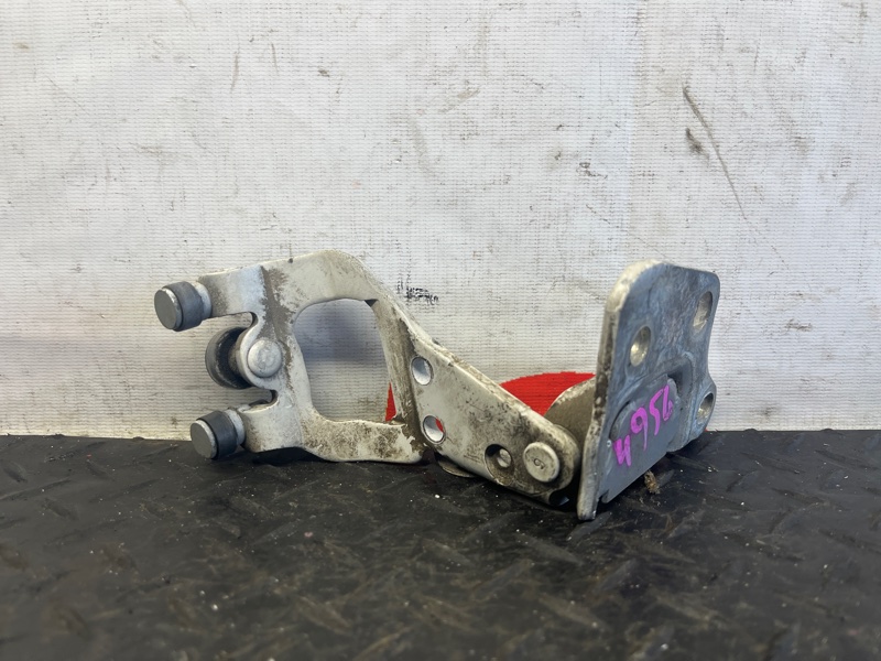 ролик раздвижной двери TOYOTA PORTE NNP11 1NZ-FE 2004-2005 левый 466261