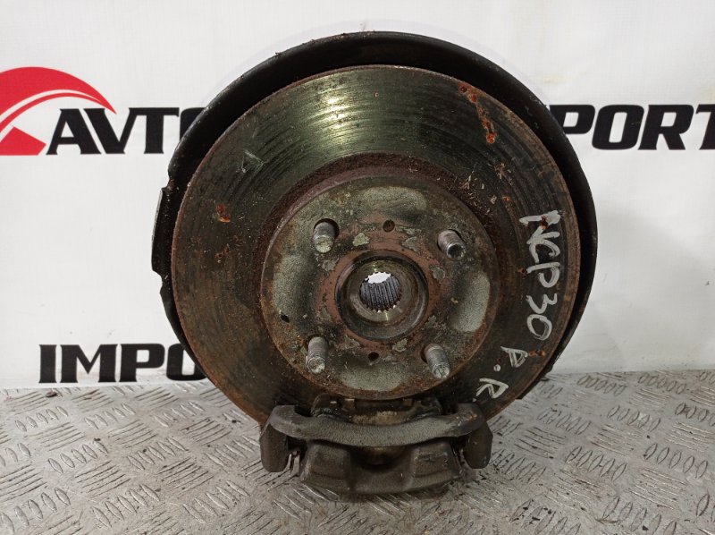 ступица TOYOTA BB NCP30 2NZ-FE 2003-2005 передний правый 471125