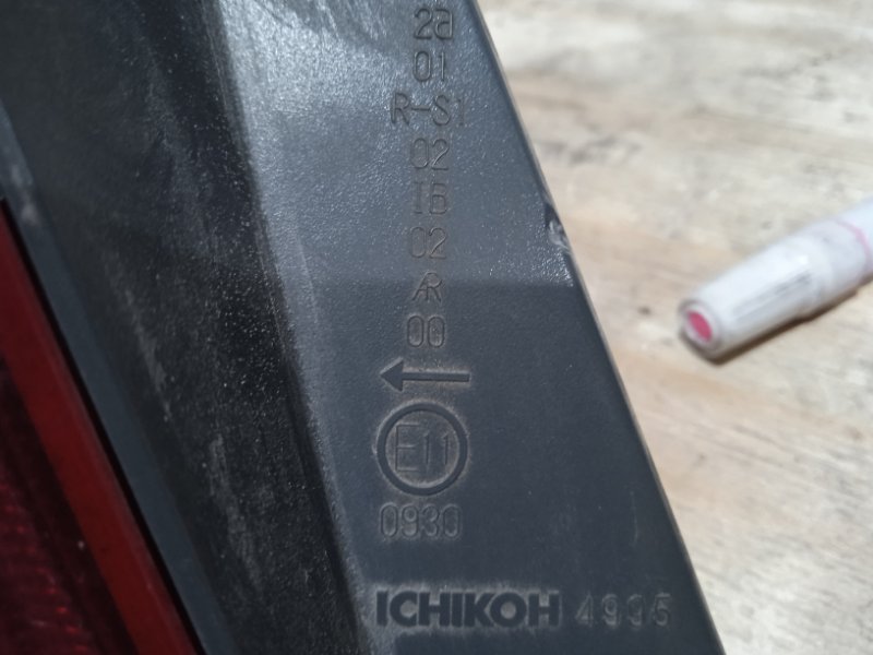 стоп-сигнал HONDA FIT GD1 L13A 2005-2007 левый 472302