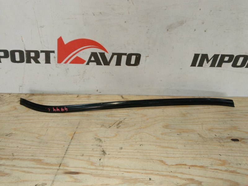 Молдинг лобового стекла ISUZU BIGHORN UBS25GW 6VD1 1995-1998 левый 473330