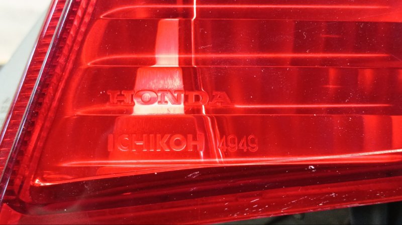 стоп-сигнал HONDA FIT GD1 L13A 2001-2004 правый 477302