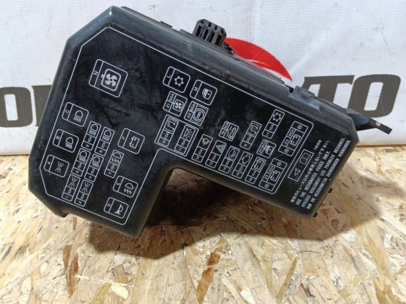 блок предохранителей MITSUBISHI DIAMANTE F34A 6A13 1999-2005 481188