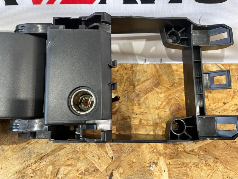 подлокотник VOLVO XC60 DZ99 B6304T2 2008-2013 486203