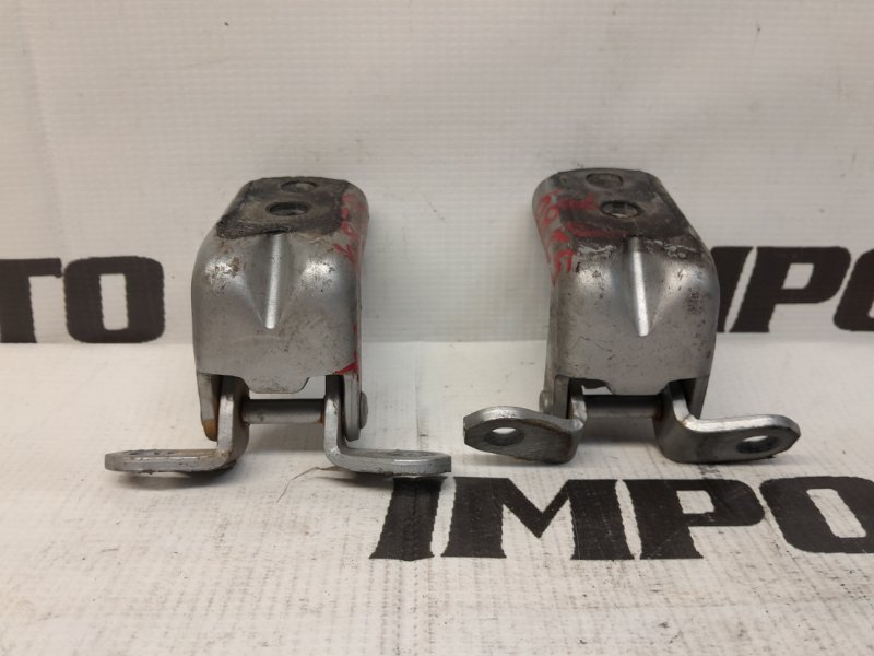 Петля двери NISSAN LEAF ZE0 EM61 2009-2017 передний правый 488084