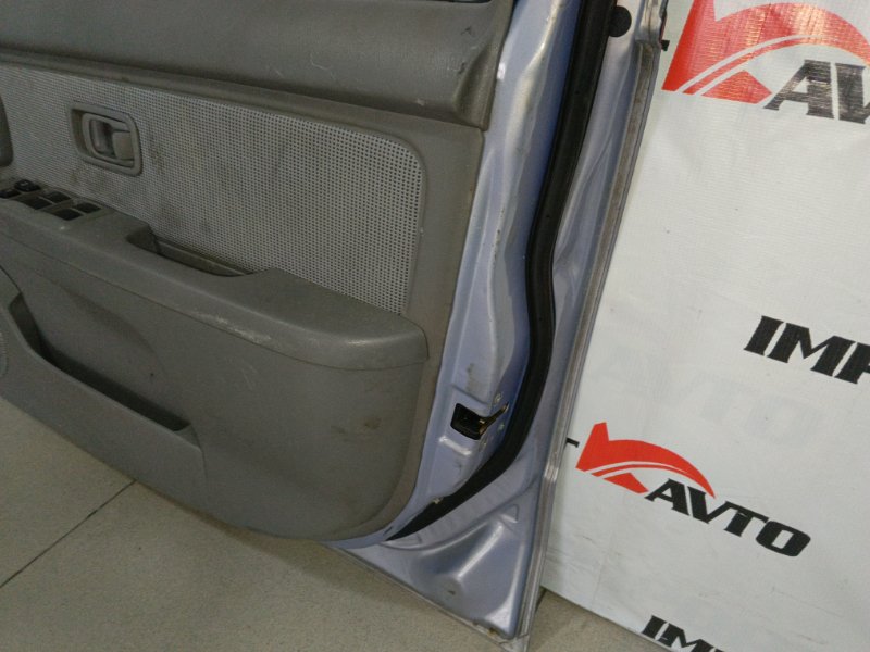 дверь NISSAN CUBE AZ10 CGA3DE 2000-2002 передний правый 489242