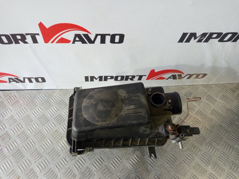 корпус воздушного фильтра TOYOTA COROLLA RUNX NZE124 1NZ-FE 2001-2002 489517
