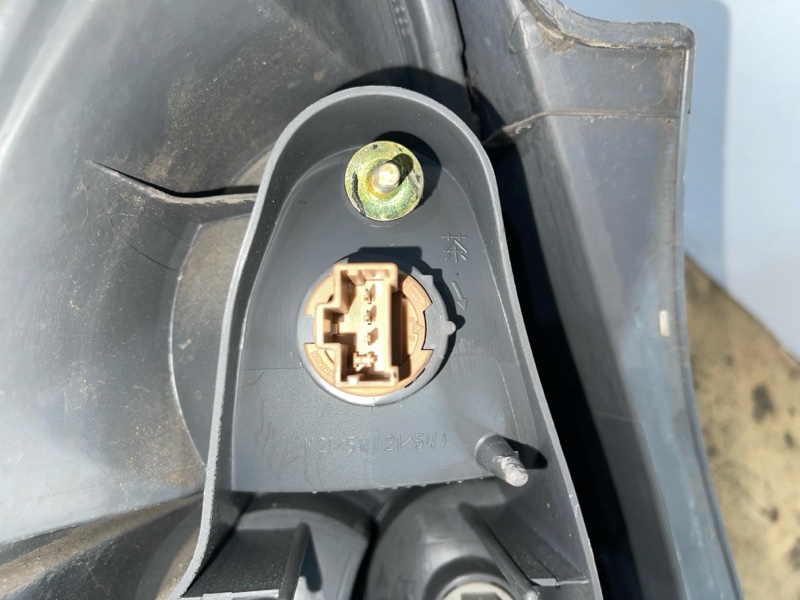 стоп-сигнал HONDA FIT GD1 L13A 2001-2004 правый 490164