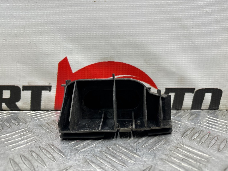 крепление бампера TOYOTA COROLLA RUNX NZE124 1NZ-FE 2001-2002 задний левый 492475