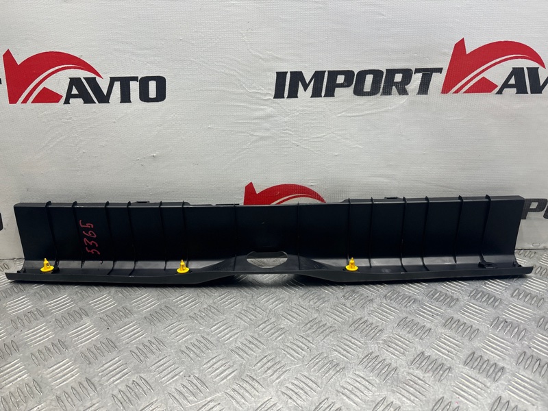 накладка замка багажника MITSUBISHI EK WAGON H81W 3G83 2004-2006 494345