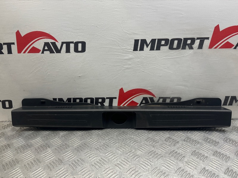 накладка замка багажника SUZUKI WAGON R MH22S K6A 2005-2008 494411
