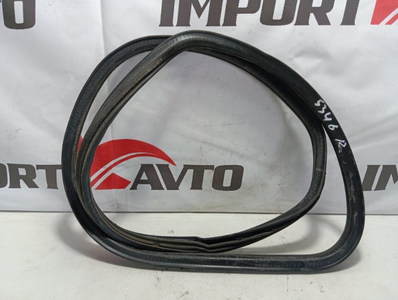 уплотнитель TOYOTA LAND CRUISER UZJ100W 2UZ-FE 1998-2002 задний правый 494880
