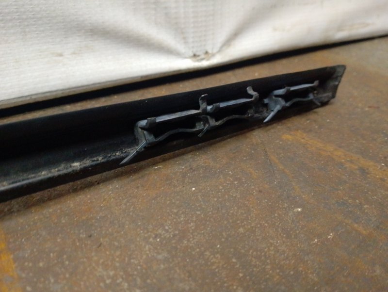 молдинг крыши MITSUBISHI EK WAGON H81W 3G83 2004-2006 правый 495220