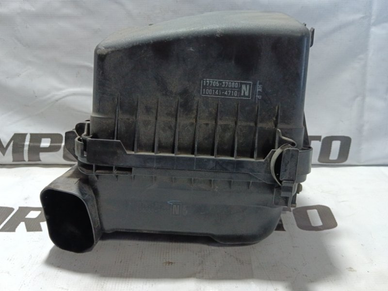 корпус воздушного фильтра TOYOTA NOAH ZRR70W 3ZR-FE 2007-2010 495662