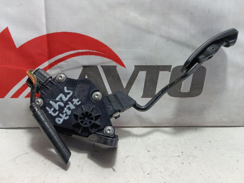 педаль газа TOYOTA NOAH ZRR70W 3ZR-FE 2007-2010 496649