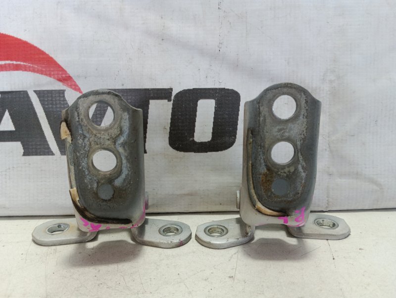 петля двери TOYOTA LAND CRUISER UZJ100W 2UZ-FE 1998-2002 передний левый 497609