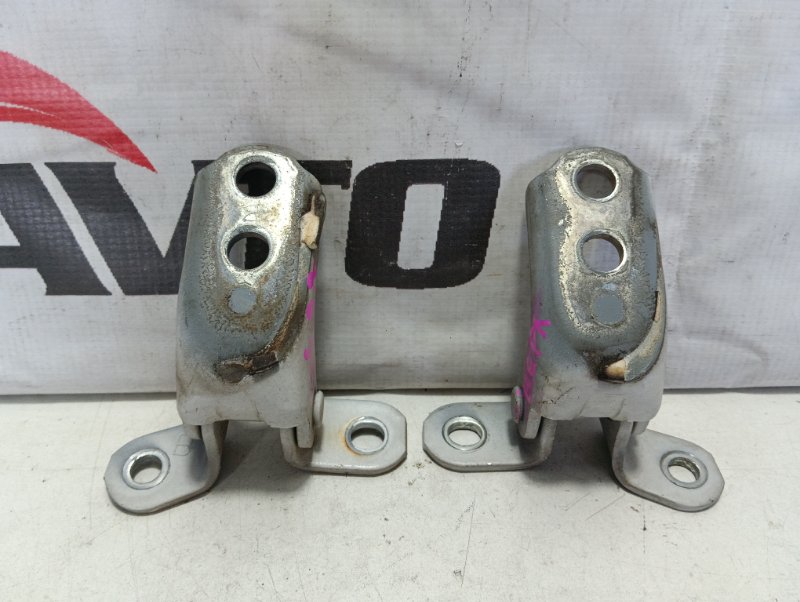петля двери TOYOTA LAND CRUISER UZJ100W 2UZ-FE 1998-2002 передний правый 497619