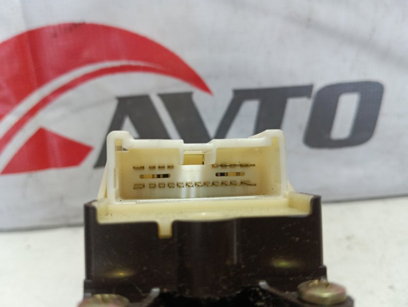 блок управления стеклоподъемниками TOYOTA LAND CRUISER UZJ100W 2UZ-FE 1998-2002 передний правый 497638