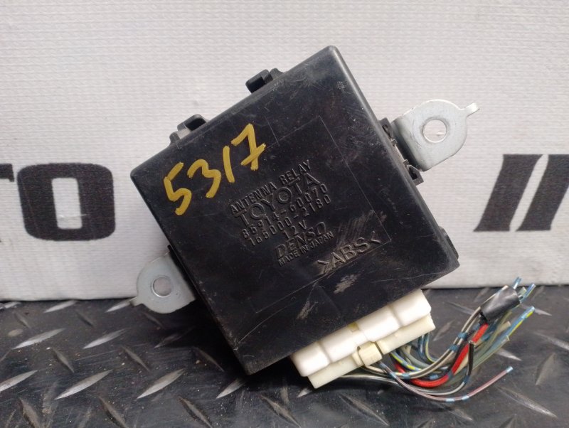 блок управления TOYOTA LAND CRUISER UZJ100W 2UZ-FE 1998-2002 498235