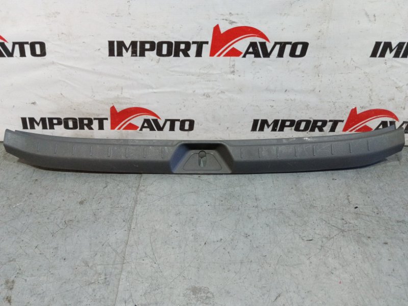 накладка замка багажника TOYOTA NOAH ZRR70W 3ZR-FE 2007-2010 498415