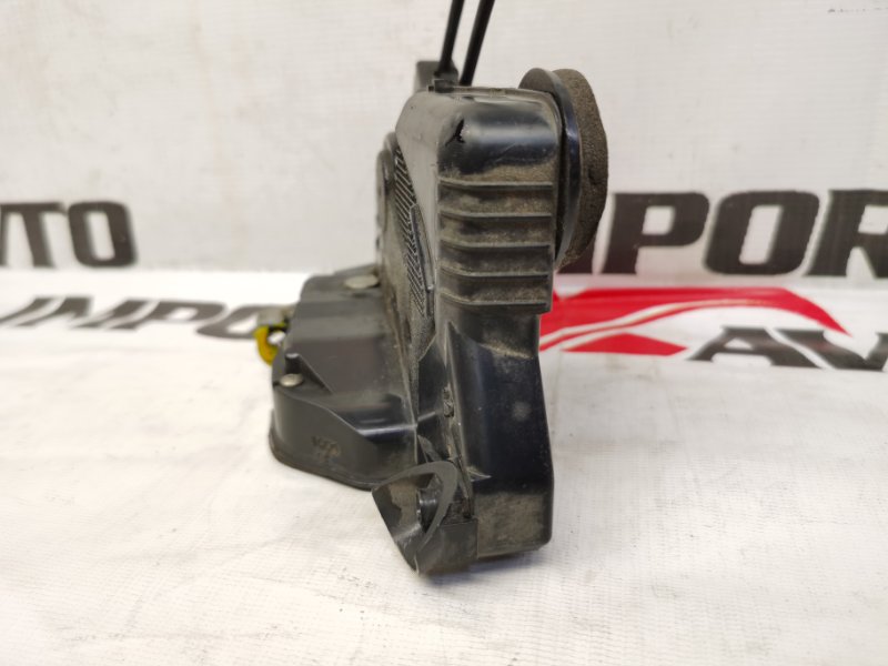 замок двери TOYOTA PRIUS ZVW30 2ZR-FXE 2009-2011 передний левый 498524