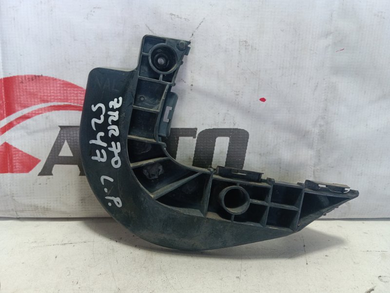 крепление бампера TOYOTA NOAH ZRR70W 3ZR-FE 2007-2010 передний левый 498995