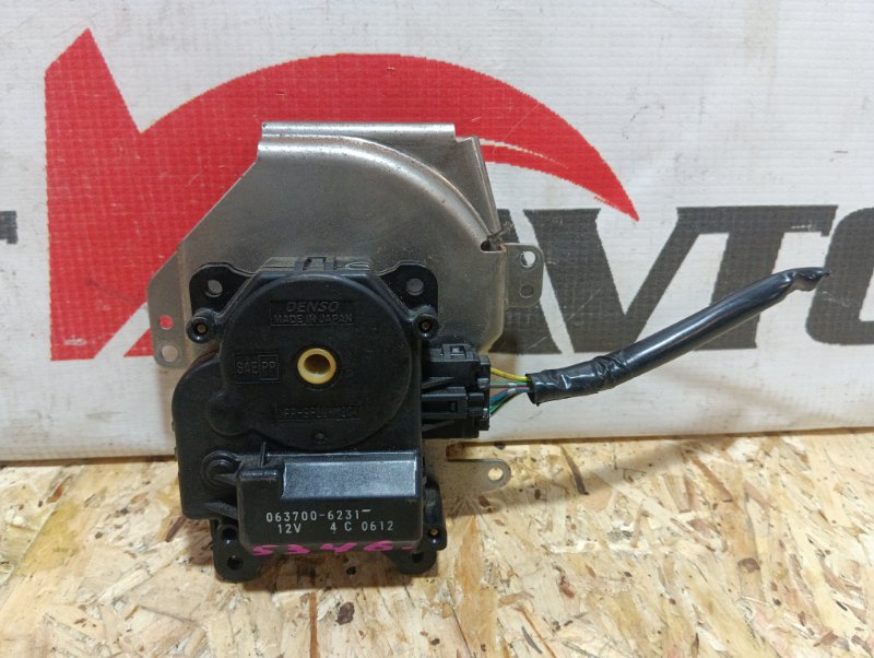сервопривод заслонок печки TOYOTA LAND CRUISER UZJ100W 2UZ-FE 1998-2002 передний 504144