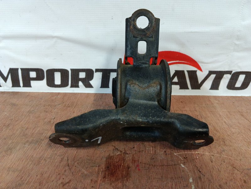 подушка двигателя HONDA FIT GE6 L13A 2010-2012 левый 504395