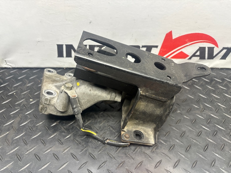 подушка двигателя TOYOTA PASSO KGC10 1KR-FE 2004-2006 левый 504739