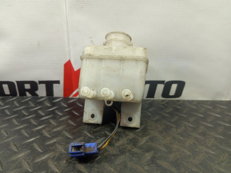 Бачок для тормозной жидкости MITSUBISHI CANTER FB300B 4DR7 1990-1993 505078