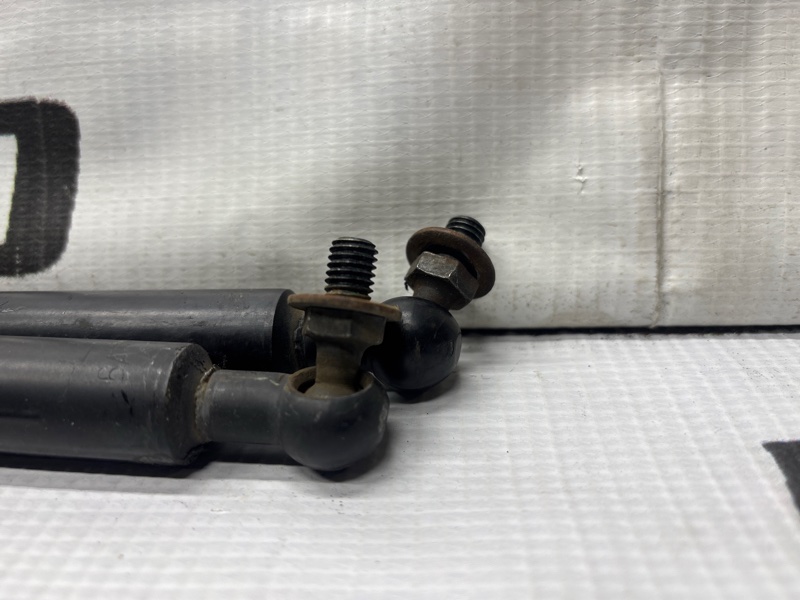 амортизатор задней двери TOYOTA PASSO KGC10 1KR-FE 2004-2006 509716
