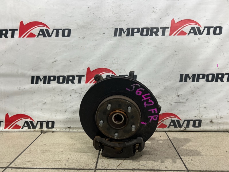 Ступица NISSAN TINO V10 QG18DE 1998-2003 передний правый 524409