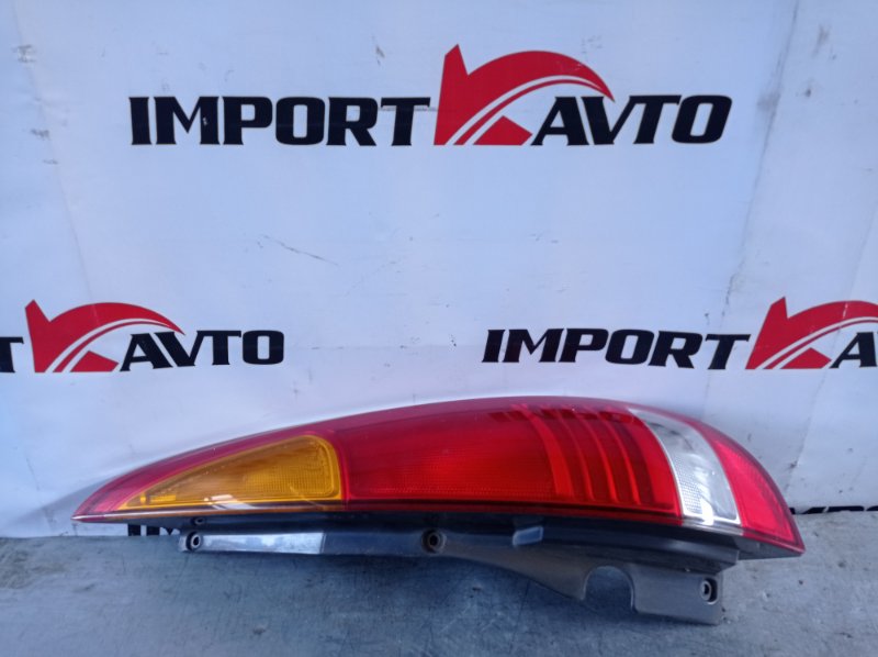 Стоп-сигнал NISSAN TINO V10 QG18DE 1998-2003 правый 525009