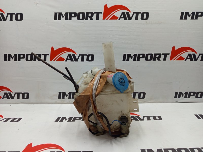 Бачок омывателя NISSAN LIBERTY RNM12 QR20DE 2001-2004 525646 Бачок омывателя NISSAN LIBERTY RNM12 QR20DE 2001-2004 525646