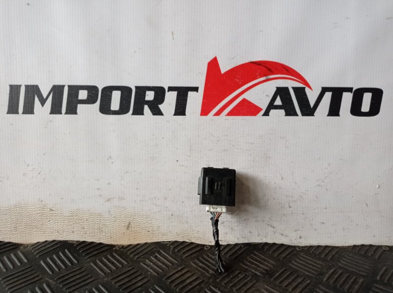 Блок управления навигацией NISSAN TINO V10 QG18DE 1998-2003 526152