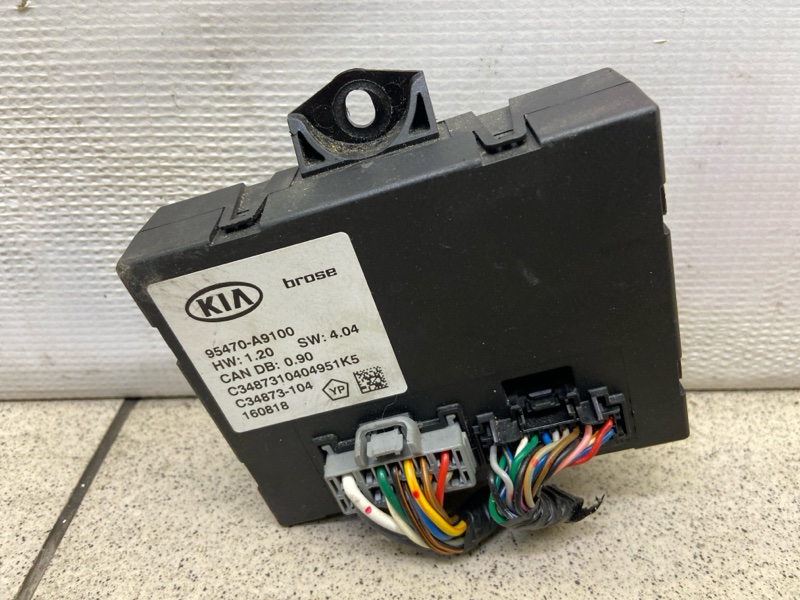 Блок управления крышкой багажника KIA CARNIVAL YP D4HB 2014-2018 530586 Блок управления крышкой багажника KIA CARNIVAL YP D4HB 2014-2018 530586