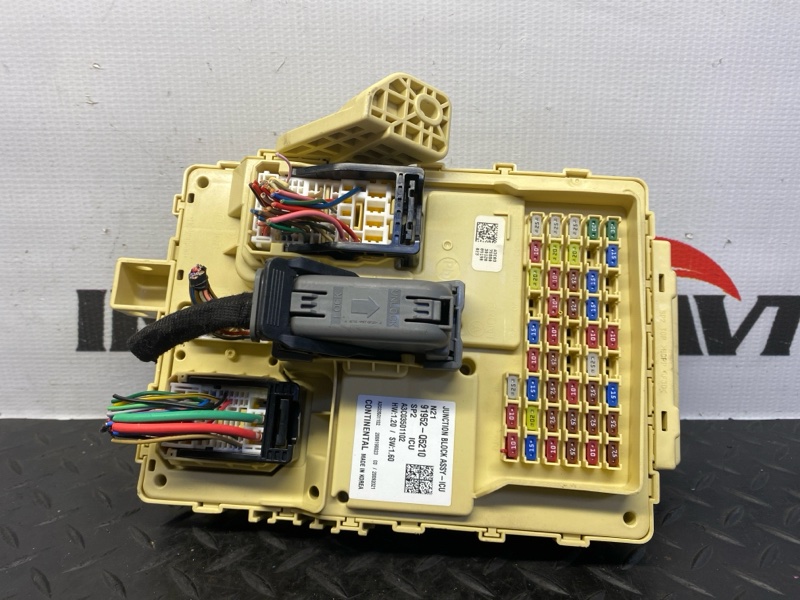 Блок предохранителей реле салонный KIA SELTOS SP2 G4FJ 2019-2022 531257 Блок предохранителей реле салонный KIA SELTOS SP2 G4FJ 2019-2022 531257