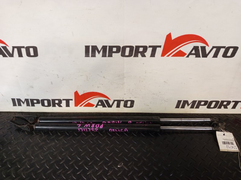 Амортизатор задней двери MITSUBISHI DELICA PD8W 4M40T 1994-1997 174732
