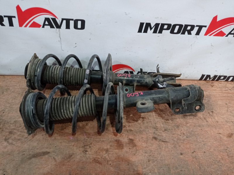 Стойка NISSAN JUKE YF15 HR15DE 2010-2014 передний 563690
