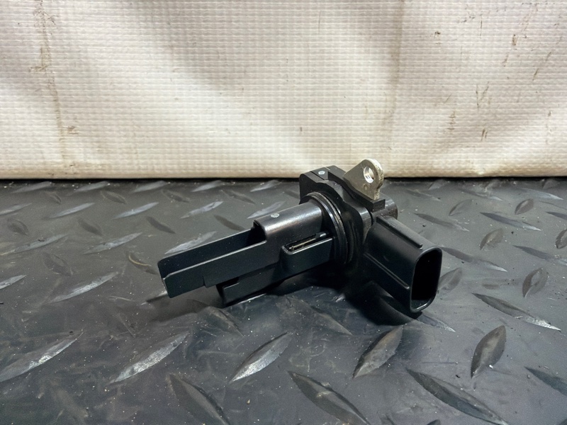 Датчик расхода воздуха TOYOTA COROLLA FIELDER NKE165G 1NZ-FXE 2012-2015 574186