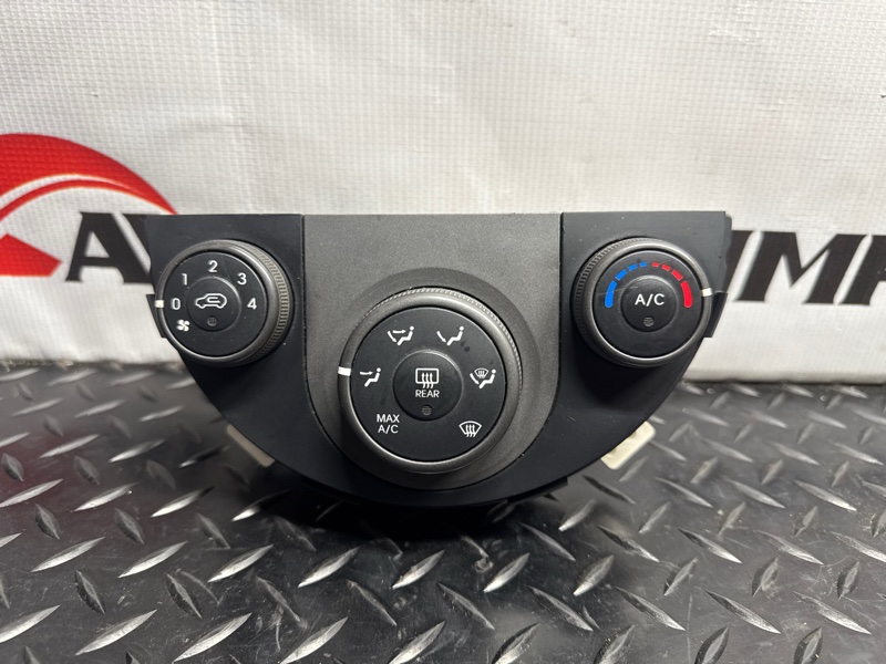 Блок управления климат-контролем KIA SOUL AM G4FC 2008-2011 580127 Блок управления климат-контролем KIA SOUL AM G4FC 2008-2011 580127