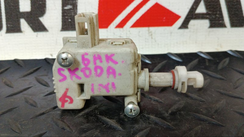 Замок лючка бензобака SKODA OCTAVIA 1U2 AGN-T 1996-2010 581248
